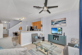 Gorgeous 3 bed room townhome Minutes to all the attractions